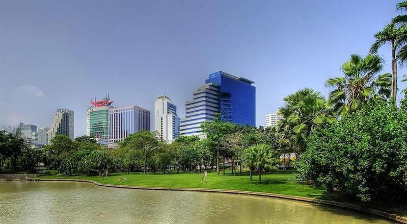 V Residence Serviced Apartment Banguecoque Exterior foto
