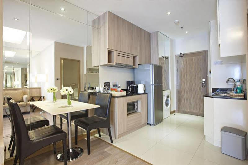 V Residence Serviced Apartment Banguecoque Exterior foto