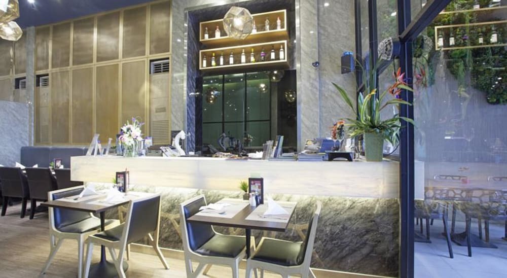 V Residence Serviced Apartment Banguecoque Exterior foto