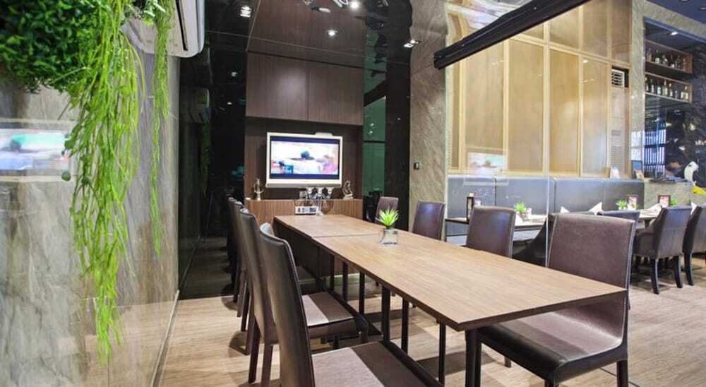 V Residence Serviced Apartment Banguecoque Exterior foto